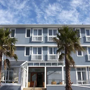 The Calders & Conference Centre Hotel